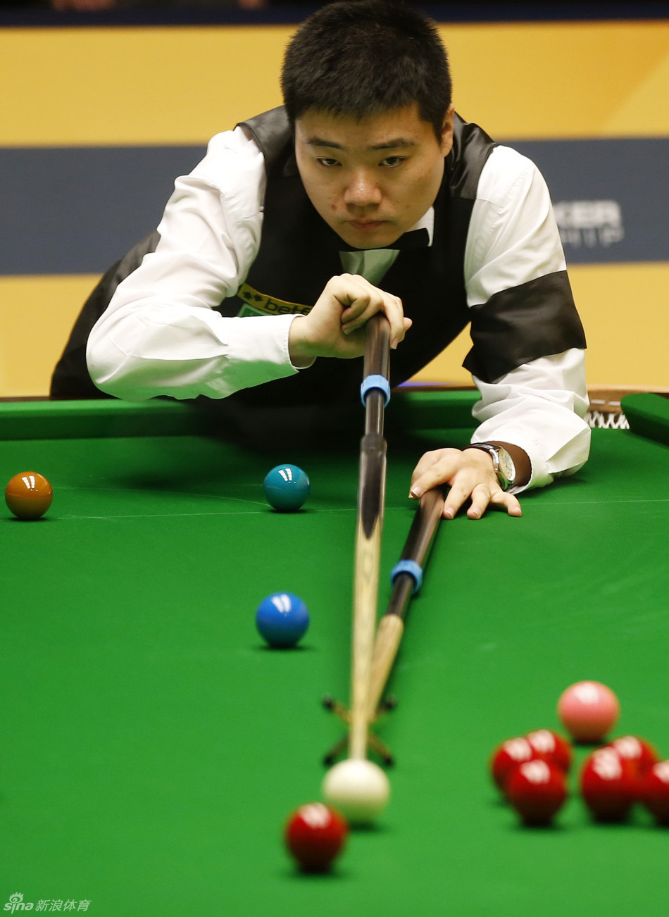 琼斯与罗威 琼斯与罗威